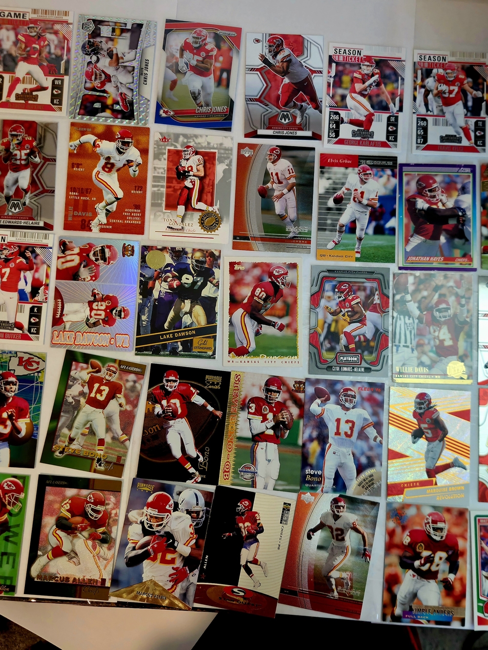 Ultimate Kansas City Chiefs Football Card Collection Lot - Mahomes, Kelce